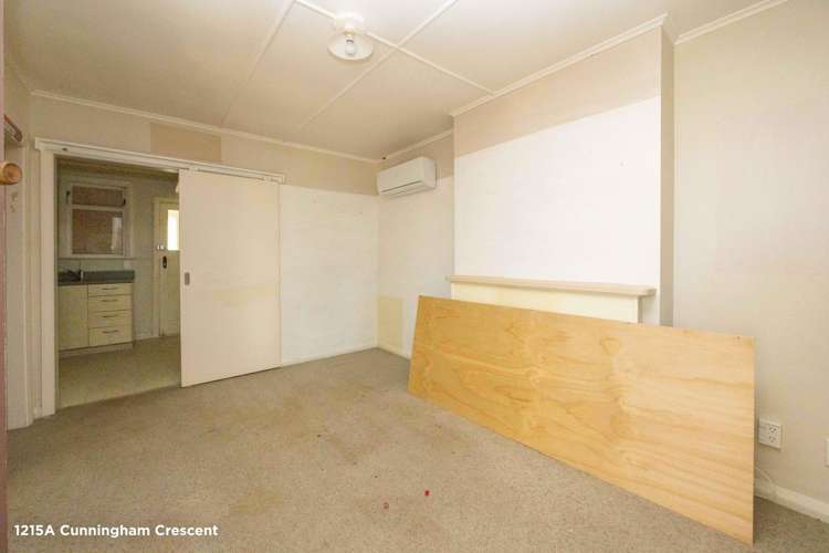 1213–1225 Cunningham Crescent Mayfair_17