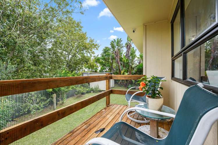 2/109 Athena Drive Totara Vale_10