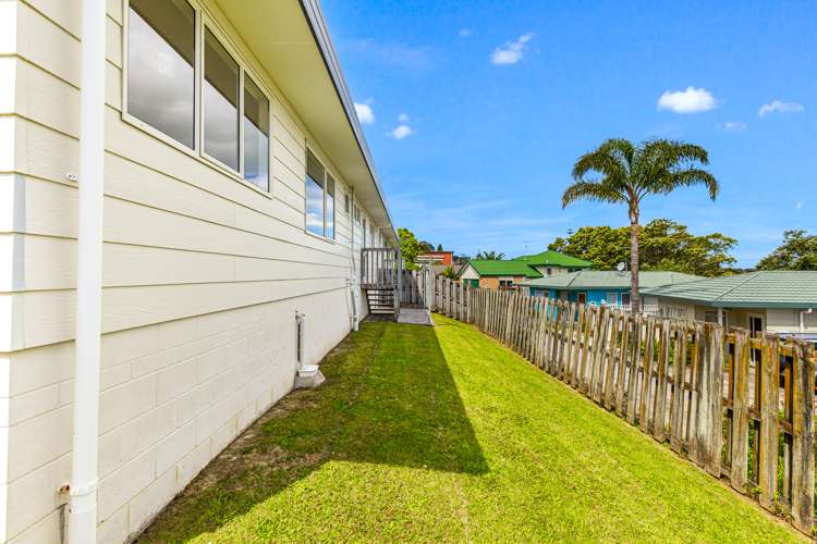 2/9 Mably Court Stanmore Bay_16