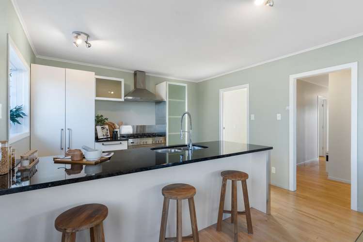 1/17 Fairclough Road Beach Haven_9