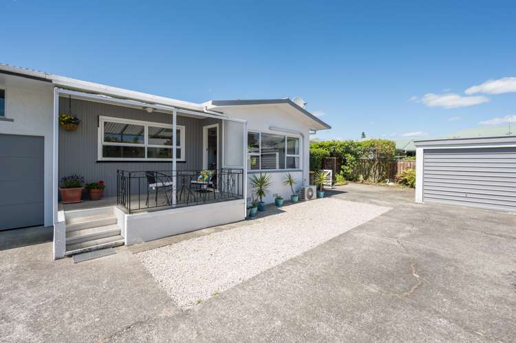 2/7 Dryden Street Stoke_17