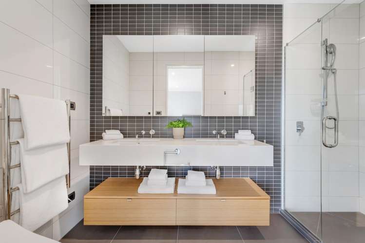 2/42 Bramley Drive Farm Cove_17