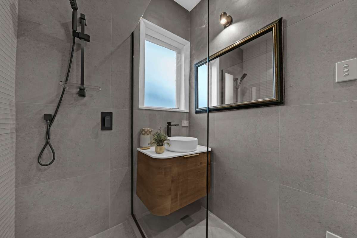 1/8 Hillsborough Road_5