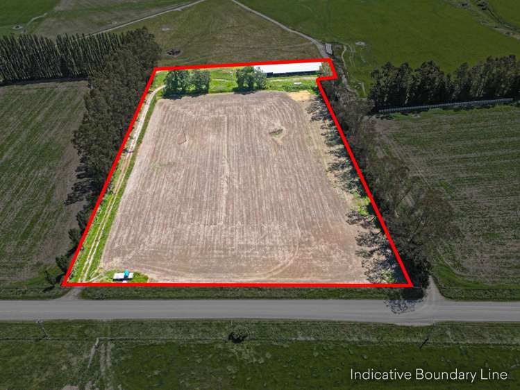 Pyramid Waiparu Road_0