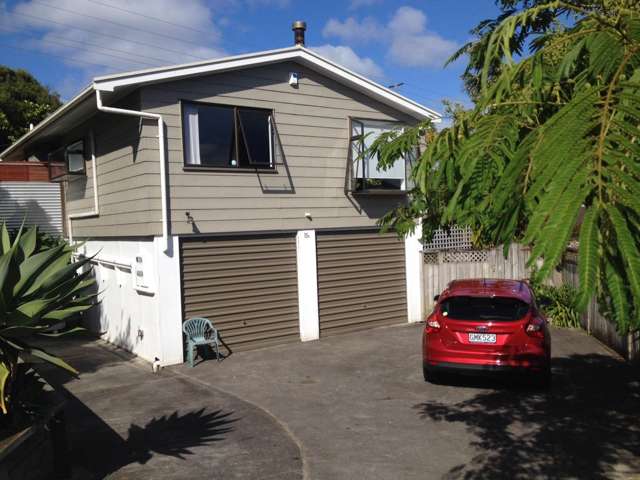 15B Thalia Place Totara Vale_1