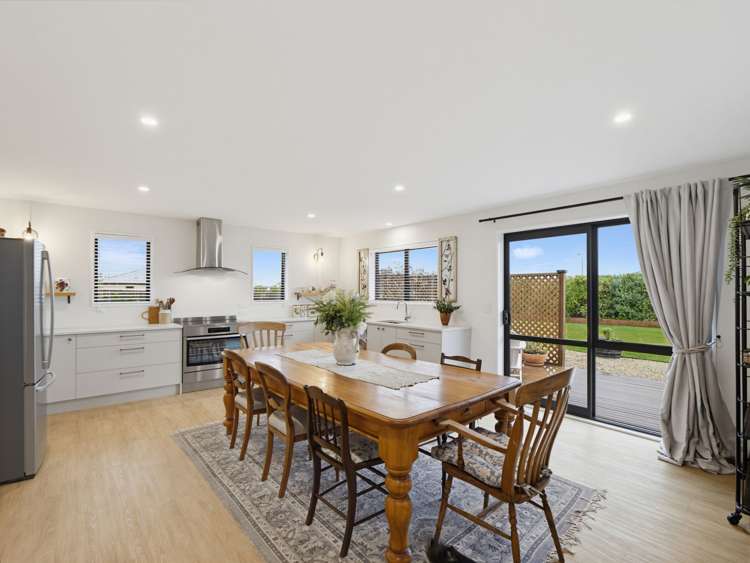 3/2 Loe Place Amberley_5