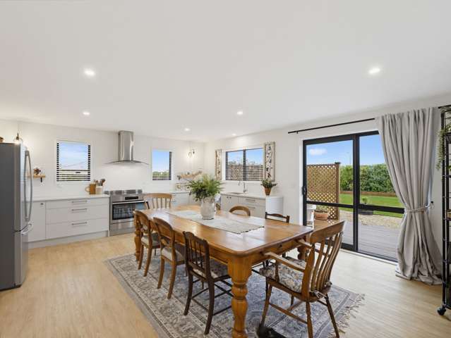 3/2 Loe Place Amberley_4
