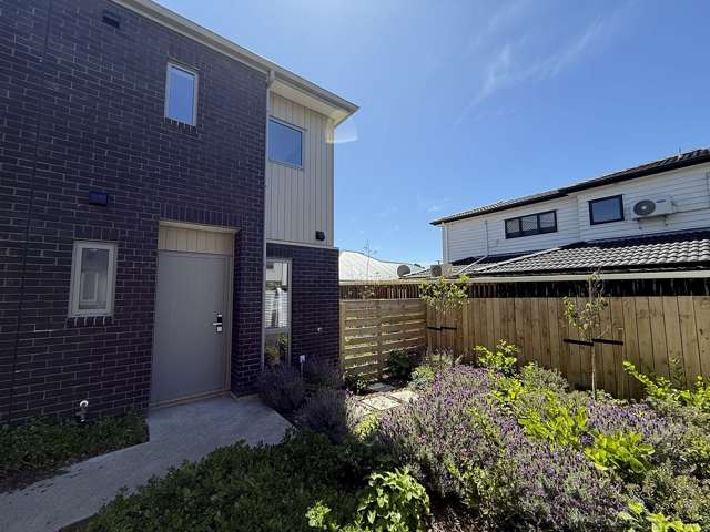 9 Te Ara Wai Mangere East_3