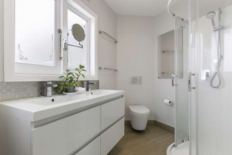 1/47 Lyons Avenue Murrays Bay_10