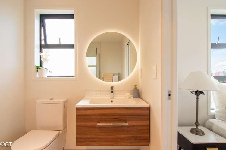 2-4 Moa Road Point Chevalier_7