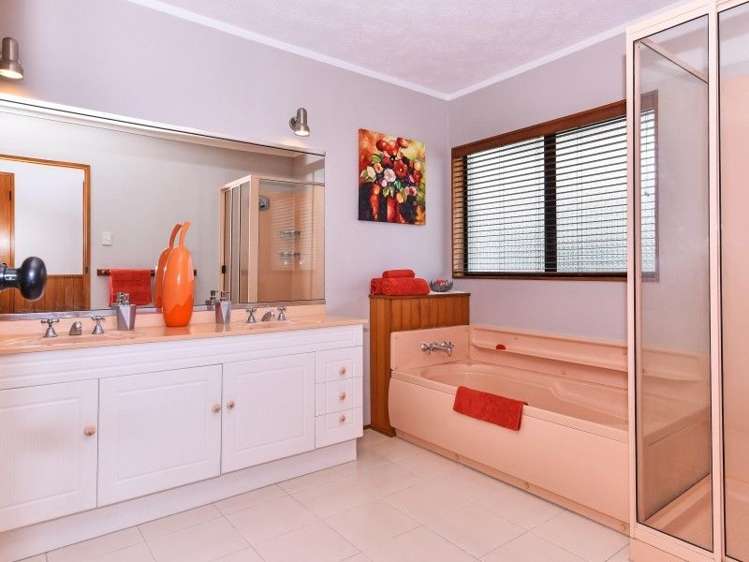 4 Deodar Place Totara Heights_13