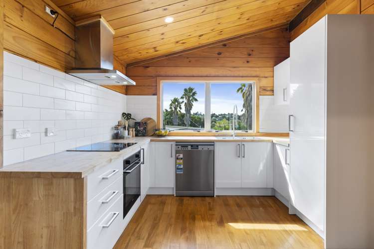 18 Kathleen Street Totara Vale_8
