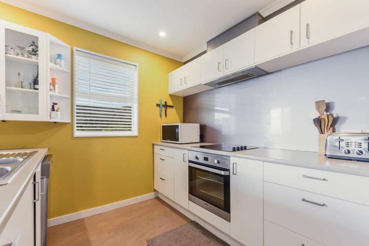 33 Jenner Road Toi Toi_2