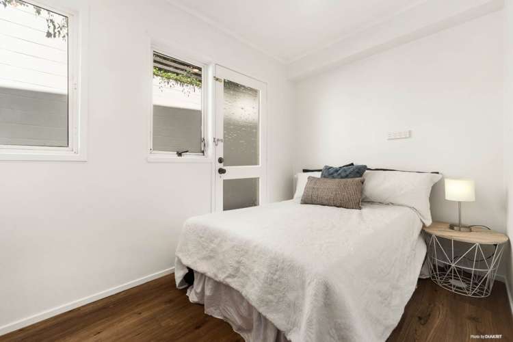 2/5 Hogans Road Glenfield_11