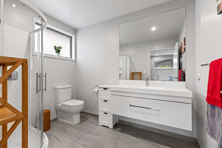 35 Saint Pauls Drive Brookfield_9