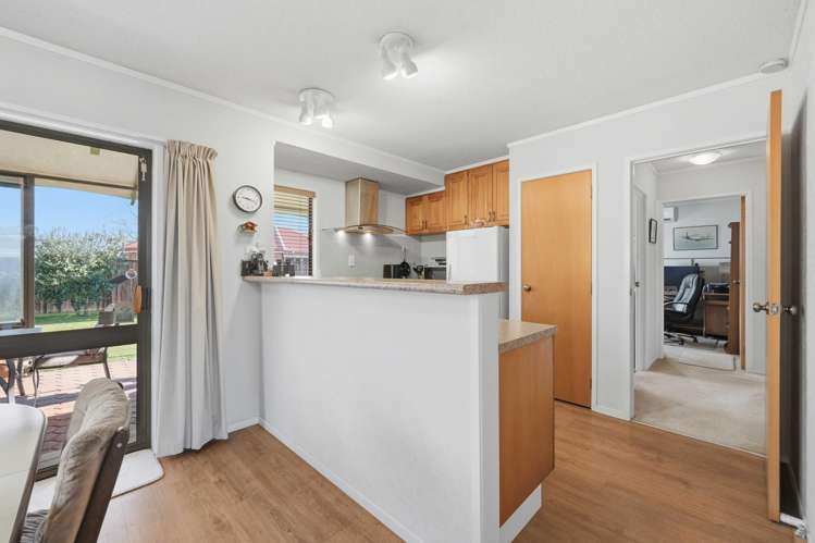 28 Evanda Crescent Conifer Grove_23