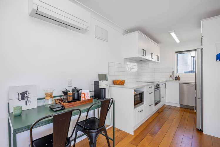 9 Roberts Road Matakatia_10