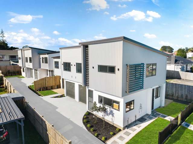Unique & Classy - Ready To Move In !
