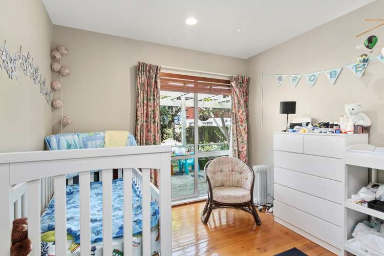 7 Essex Street Te Atatu South_14