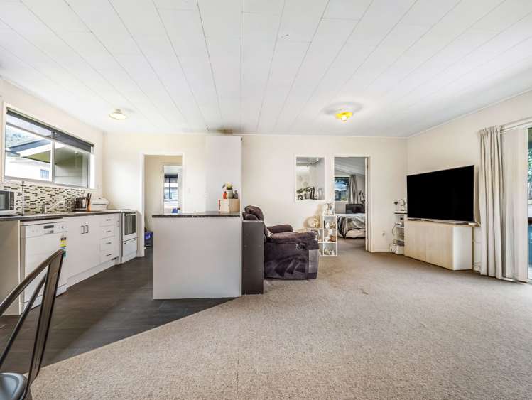 196A Clayton Road Mangakakahi_5