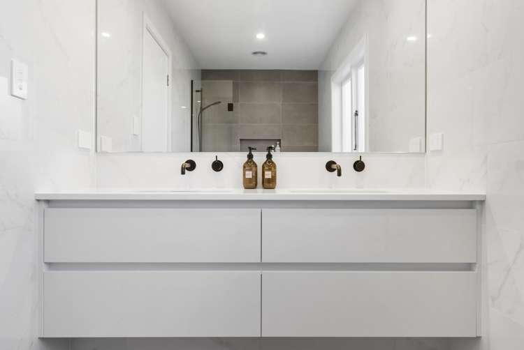 32 Tiri Tiri Road Birkdale_15