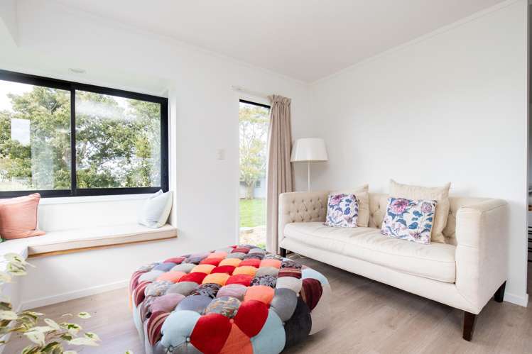 230 Central Road North Waitakaruru_9