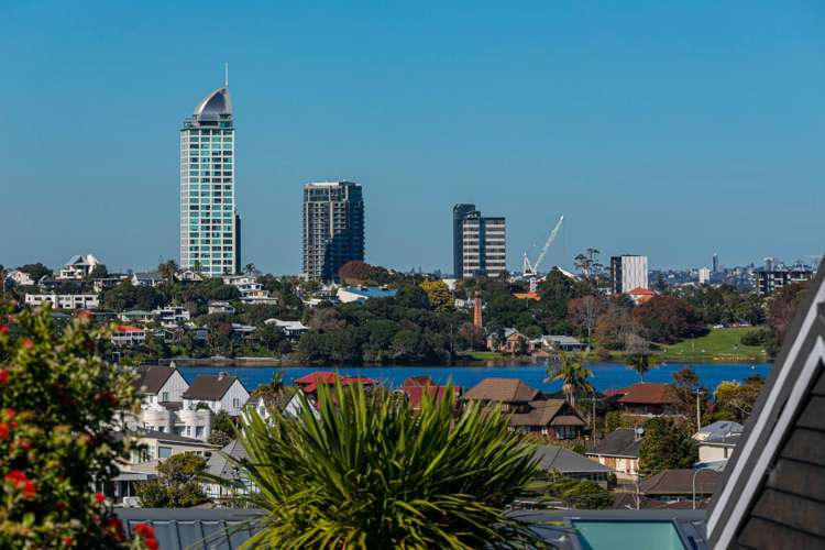 2/28 East Coast Road Milford_23