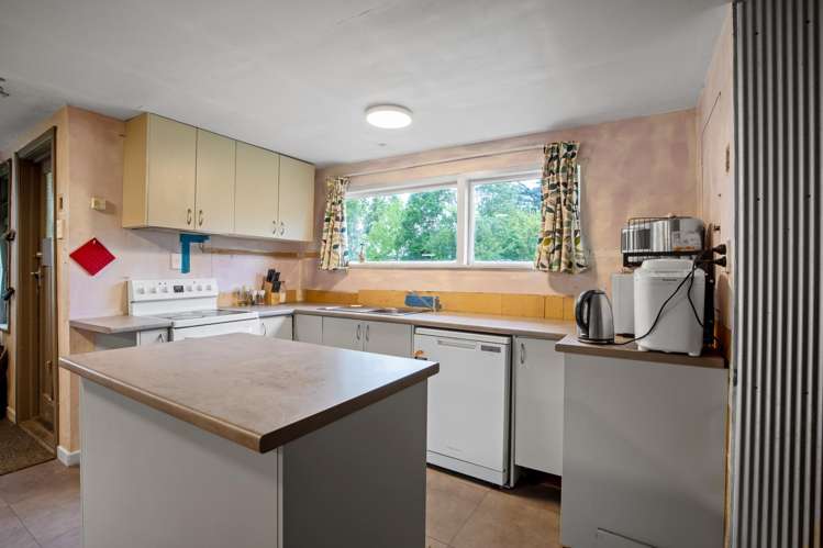 657 Domett Road Domett_10