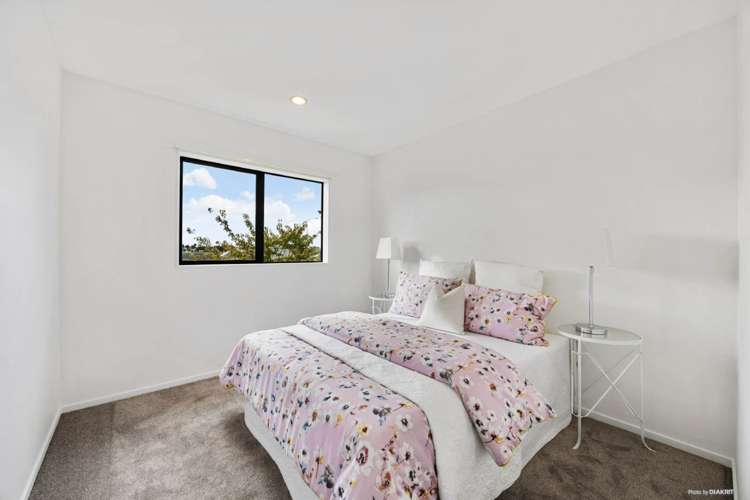 5 Bordeaux Parade Te Atatu South_14