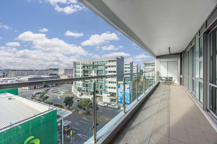 706/30 Beach Road Auckland Central_7