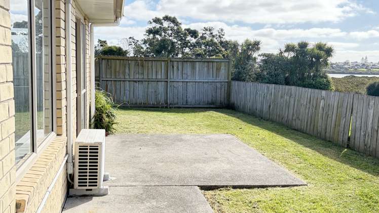 24 Stranraer Crescent Wattle Downs_19