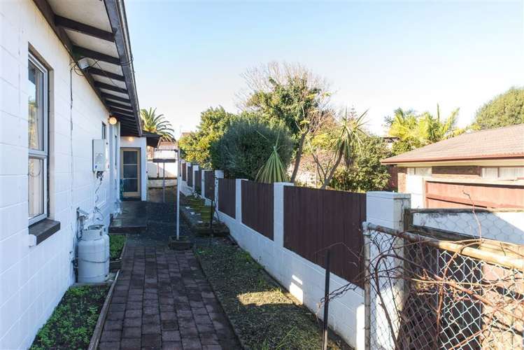 2/18 Matuhi Rise Henderson_22