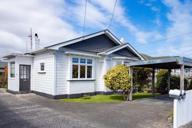 Classic character in a coveted coastal pocket