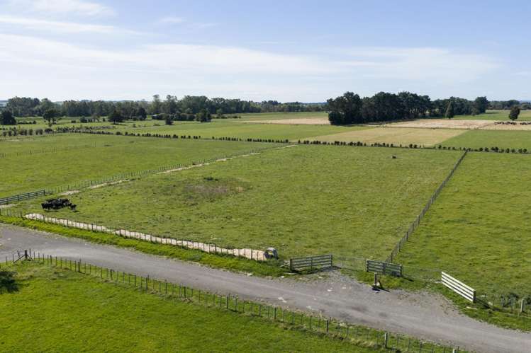 92a & 92b Oroua Road Newbury_13