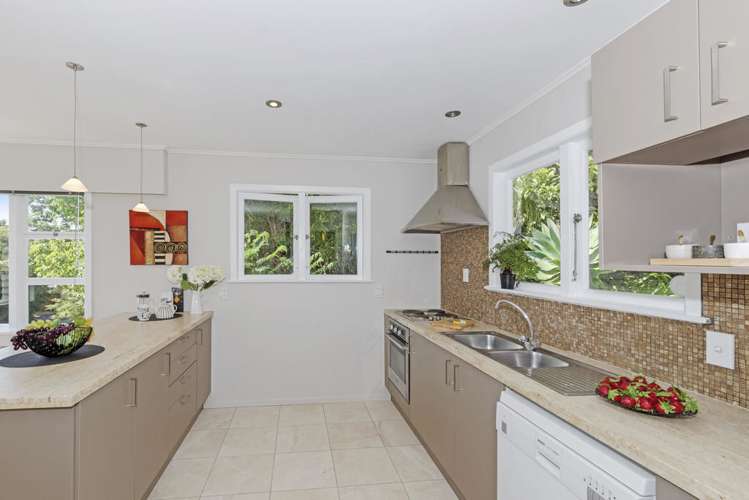 39 Sylvan Crescent Te Atatu South_5