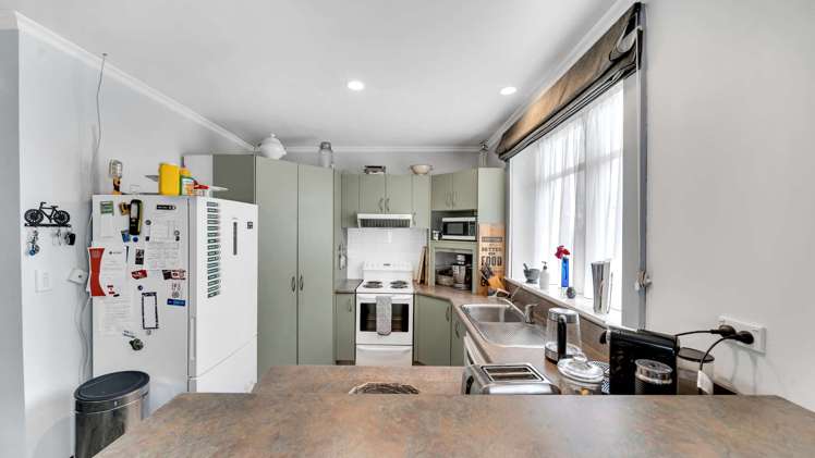 10 Saunders Street and 4 Ryley Street Owaka_6
