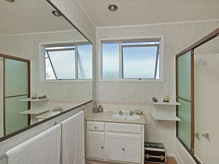 147 Everglade Drive Totara Heights_9