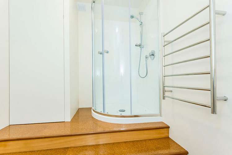 14 Castlewood Road Company Bay_13