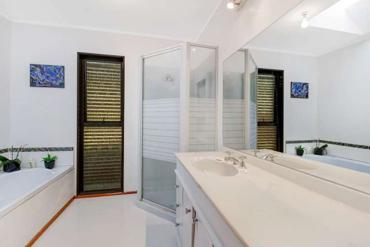 24 Tawhana Crescent Red Beach_7