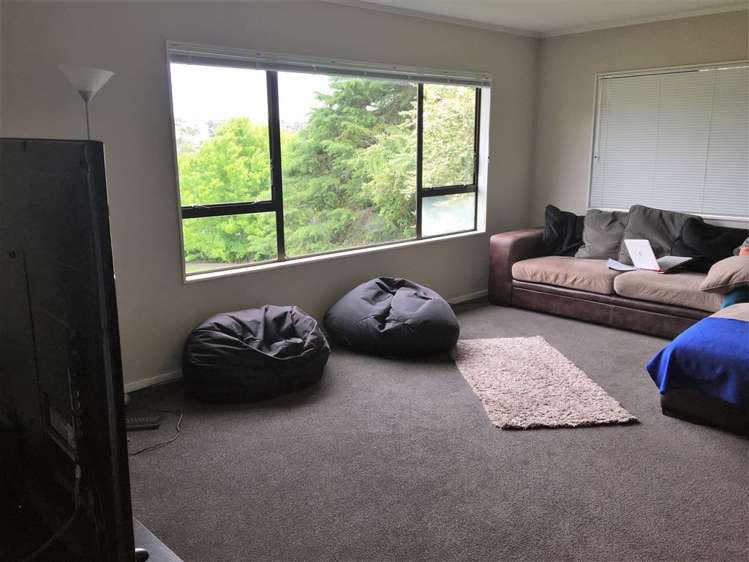 2/9 Squirrel Lane Browns Bay_10