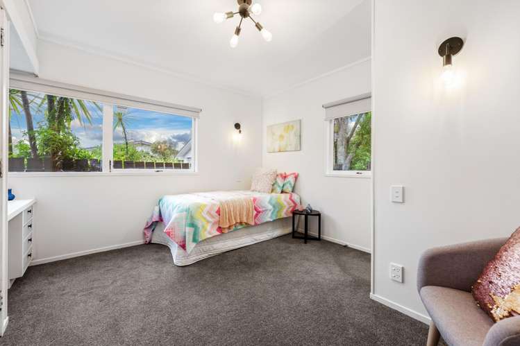 279 Royal Road Massey_12