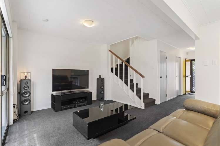 1/29 Lambrown Drive Totara Vale_9