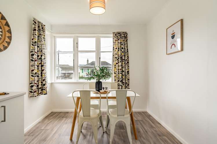 66 Strand Crescent Naenae_12