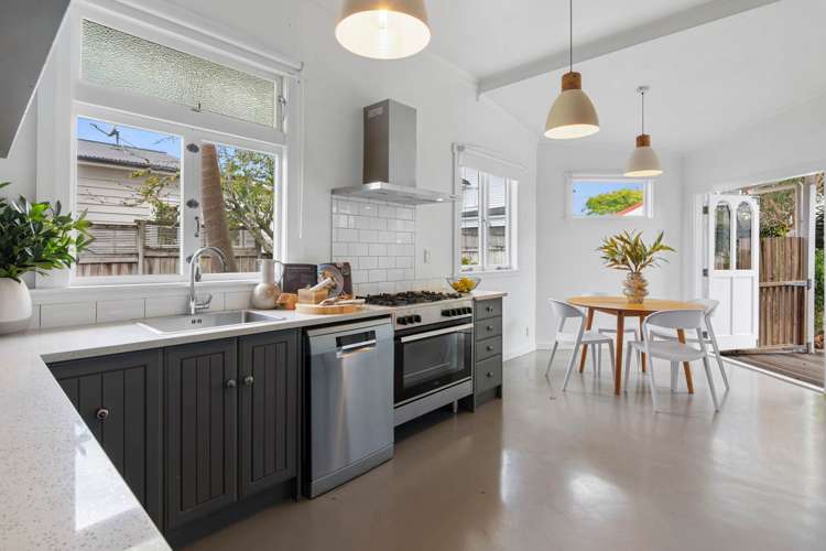 65 Aramoana Avenue Devonport_8