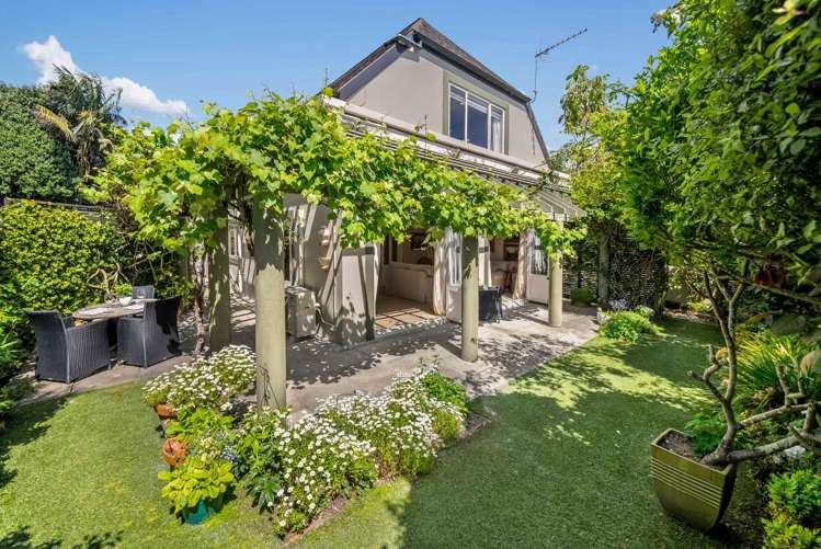 2/2 Kenny Road Remuera_1