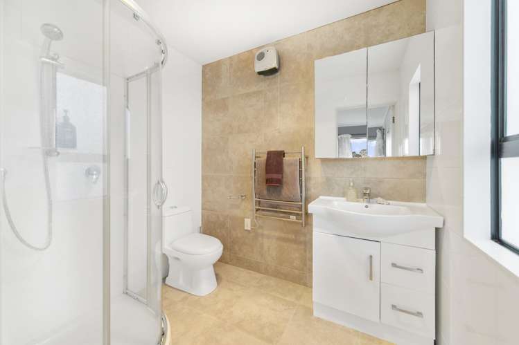 1 Awatahi Place Greenhithe_14