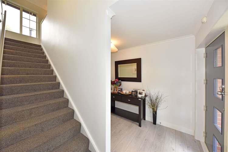 9 Strathmore Gardens Burwood_21