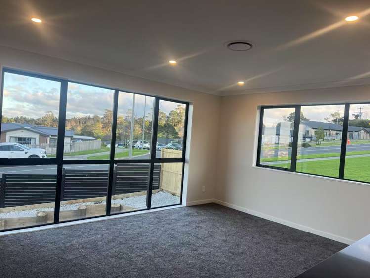 9 Crows Road Swanson_6