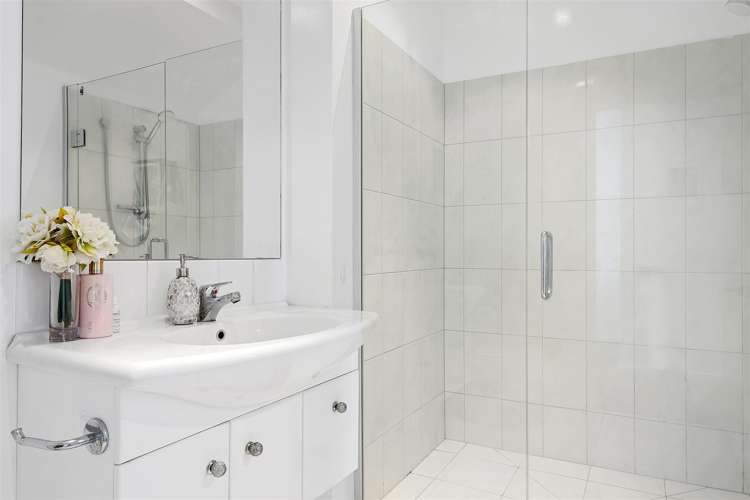 27 Henley Green Northwood_7