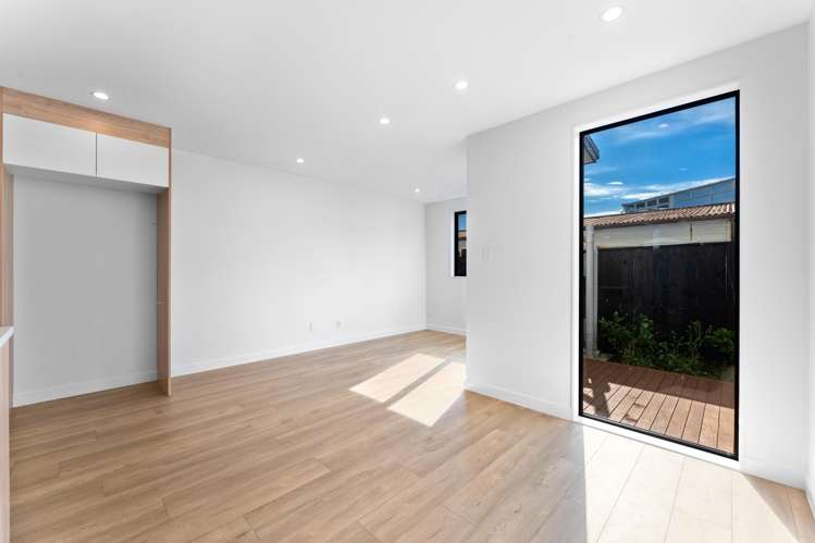 8D Rowan Terrace Te Atatu South_8